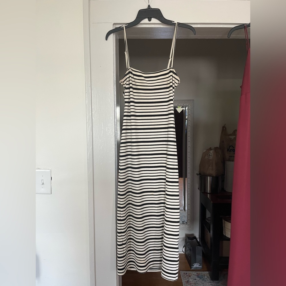 Billabong form fitting MIDI dress- size L